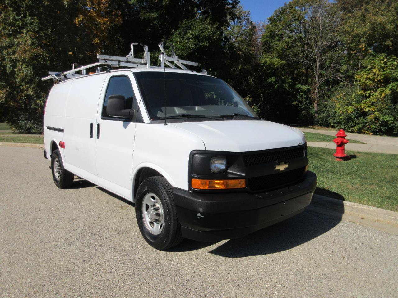 Used 2017 Chevrolet Express 2500 RWD image 23