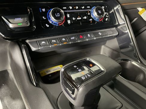 Used 2025 GMC Sierra 1500 AT4 w/ AT4 Premium Package image 15