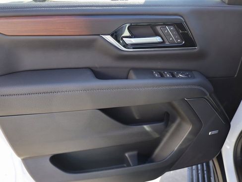 New 2026 GMC Yukon XL Denali w/ Denali Reserve Package image 10