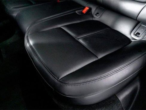 Used 2022 Porsche Macan S w/ Premium Package Plus image 35