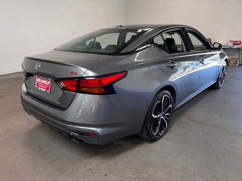 Used 2023 Nissan Altima 2.5 SR FWD image 3