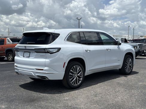 New 2026 Buick Enclave Avenir w/ Super Cruise Package FWD image 3