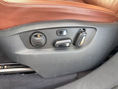 Used 2016 Volkswagen Touareg Executive image 19