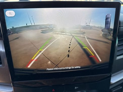 Used 2023 Ford Expedition XLT image 25