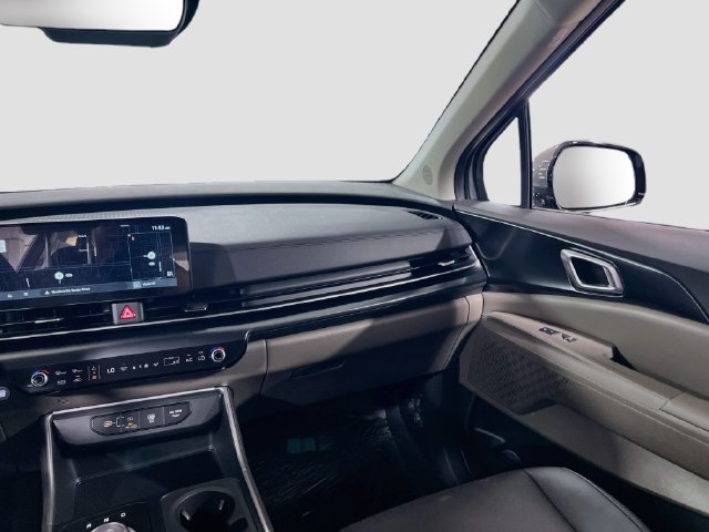 New 2027 Kia Carnival LXS FWD image 24