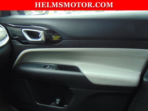 Certified 2025 Jeep Compass Limited AWD/4WD image 26