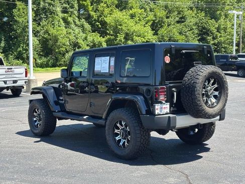 Used 2015 Jeep Wrangler Unlimited Sahara AWD/4WD image 5