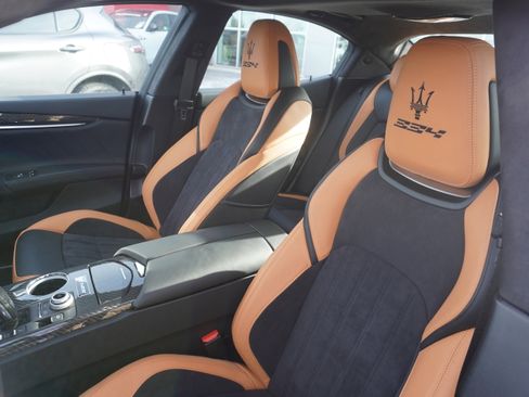 Used 2024 Maserati Ghibli Trofeo image 24