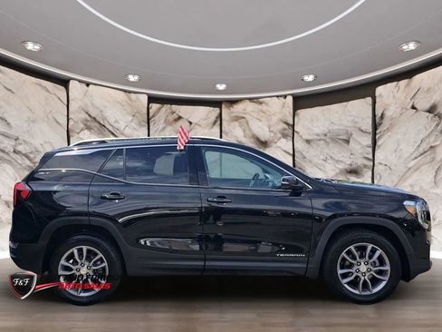 Used 2023 GMC Terrain SLT w/ Infotainment Package II AWD/4WD image 5