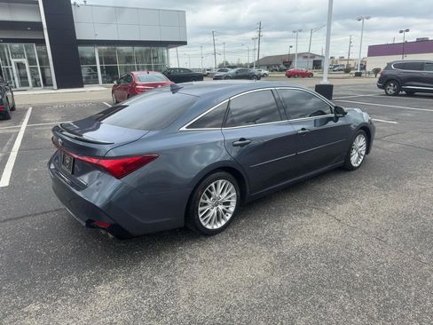 Used 2019 Toyota Avalon Touring w/ Advanced Safety Package image 5