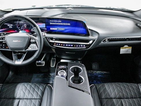 New 2026 Cadillac Lyriq V image 12