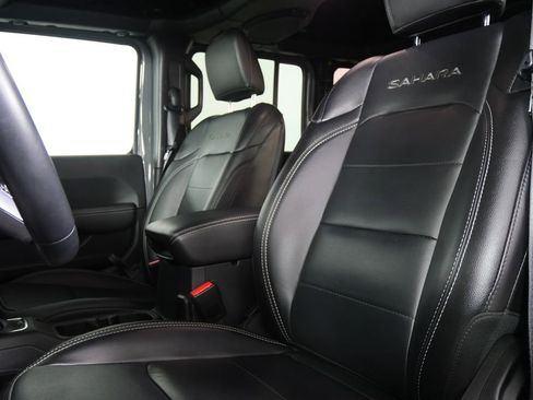 Used 2021 Jeep Wrangler Unlimited Sahara image 11