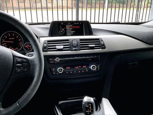 Used 2015 BMW 320i Sedan image 6