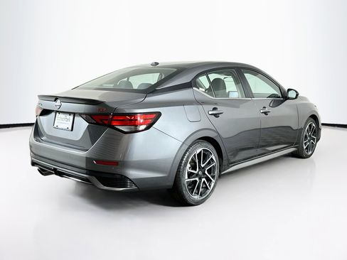 Used 2025 Nissan Sentra SR FWD image 9