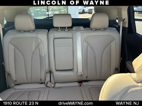 Used 2023 Lincoln Nautilus Reserve AWD/4WD image 16