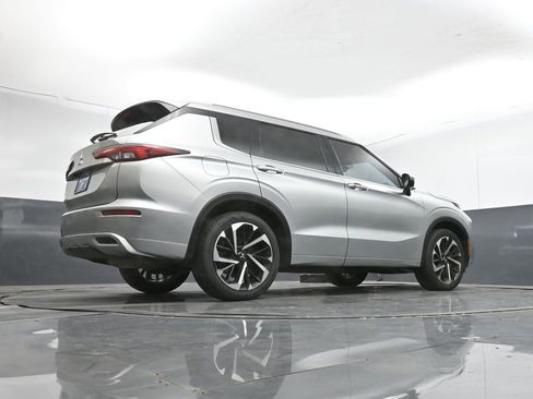 Used 2023 Mitsubishi Outlander SEL image 46