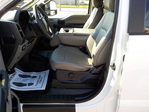 Used 2022 Ford F250 XL w/ Power Equipment Group image 12