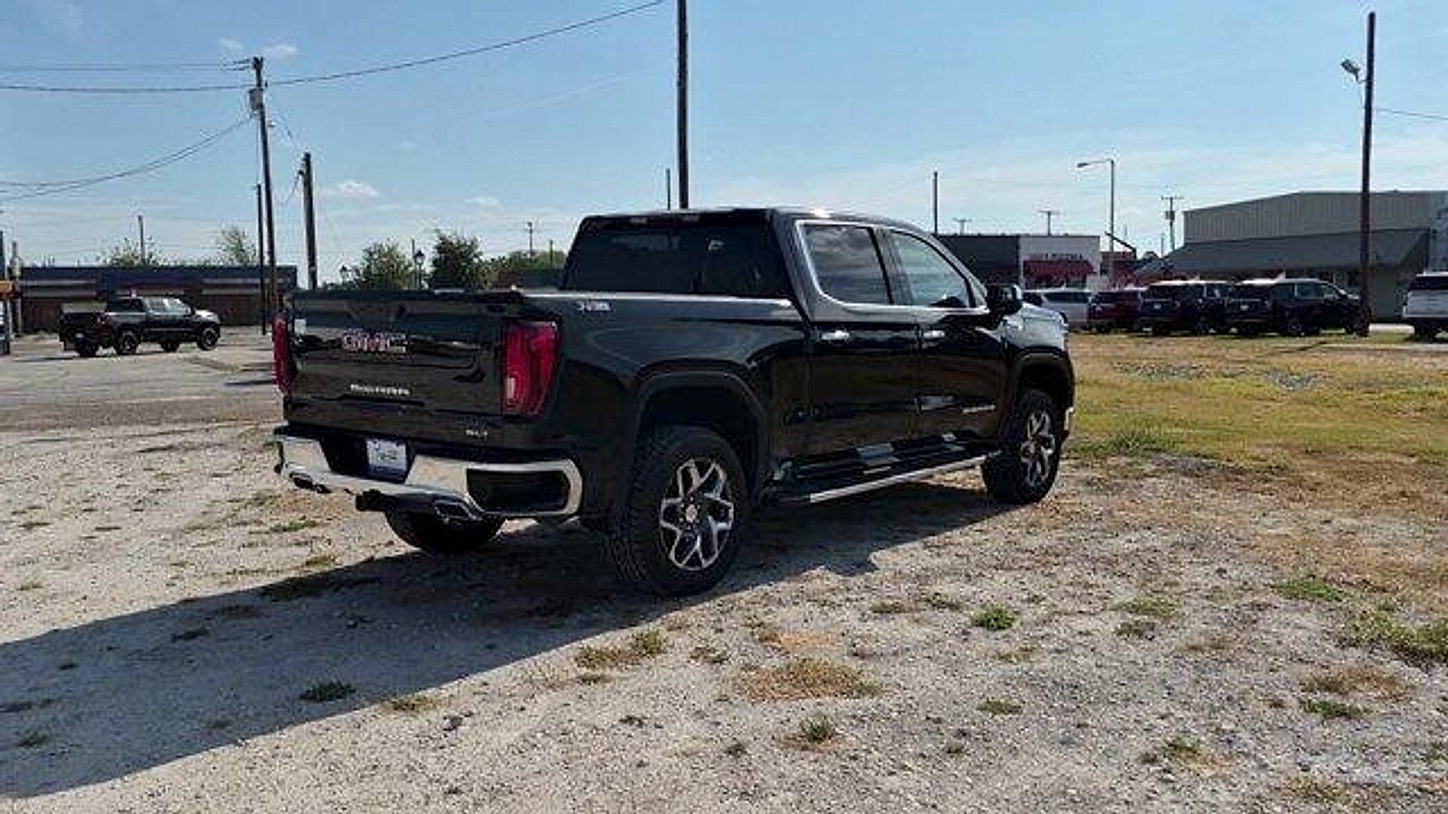 Used 2023 GMC Sierra 1500 SLT AWD/4WD image 8
