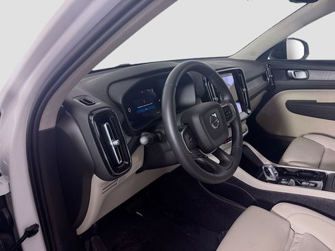 Used 2026 Volvo XC40 B5 Plus AWD/4WD image 23