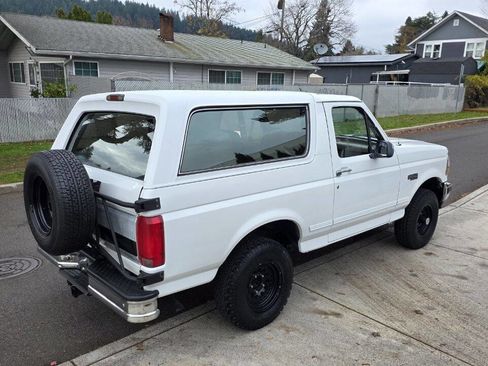 Used 1993 Ford Bronco XLT image 5