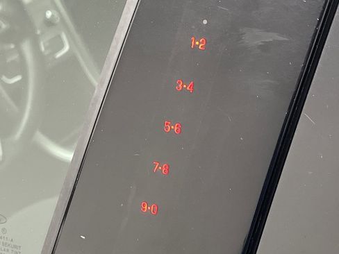 Used 2019 Ford Fusion SE image 6