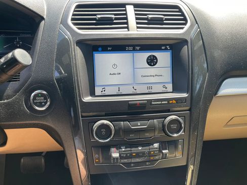 Used 2017 Ford Explorer XLT w/ Equipment Group 201A image 19