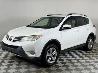 Used 2014 Toyota RAV4 XLE video 2