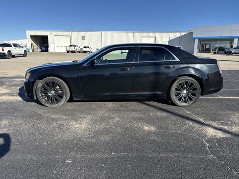 Used 2014 Chrysler 300 S image 2