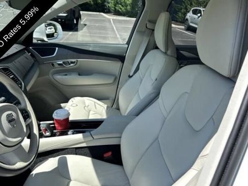 Used 2025 Volvo XC90 T8 Plus w/ Protection Package Premier AWD/4WD image 3