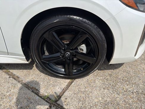 Used 2024 Nissan Sentra SR FWD image 22