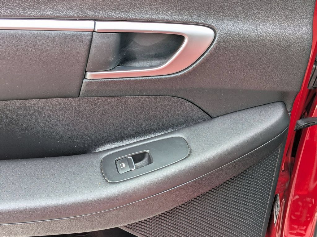 Used 2025 Hyundai Sonata SEL FWD image 26