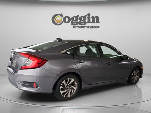 Used 2018 Honda Civic EX image 5