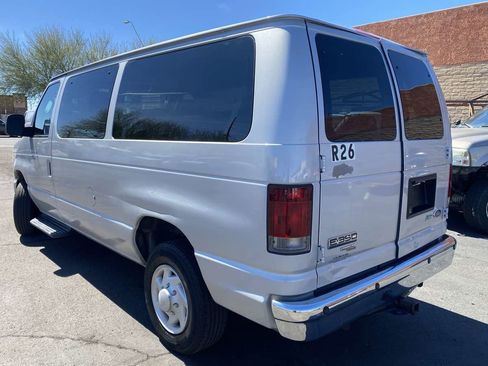Used 2009 Ford E-350 and Econoline 350 XLT image 3