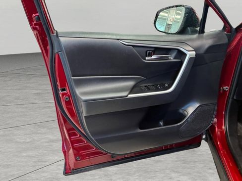 Used 2024 Toyota RAV4 XLE image 9