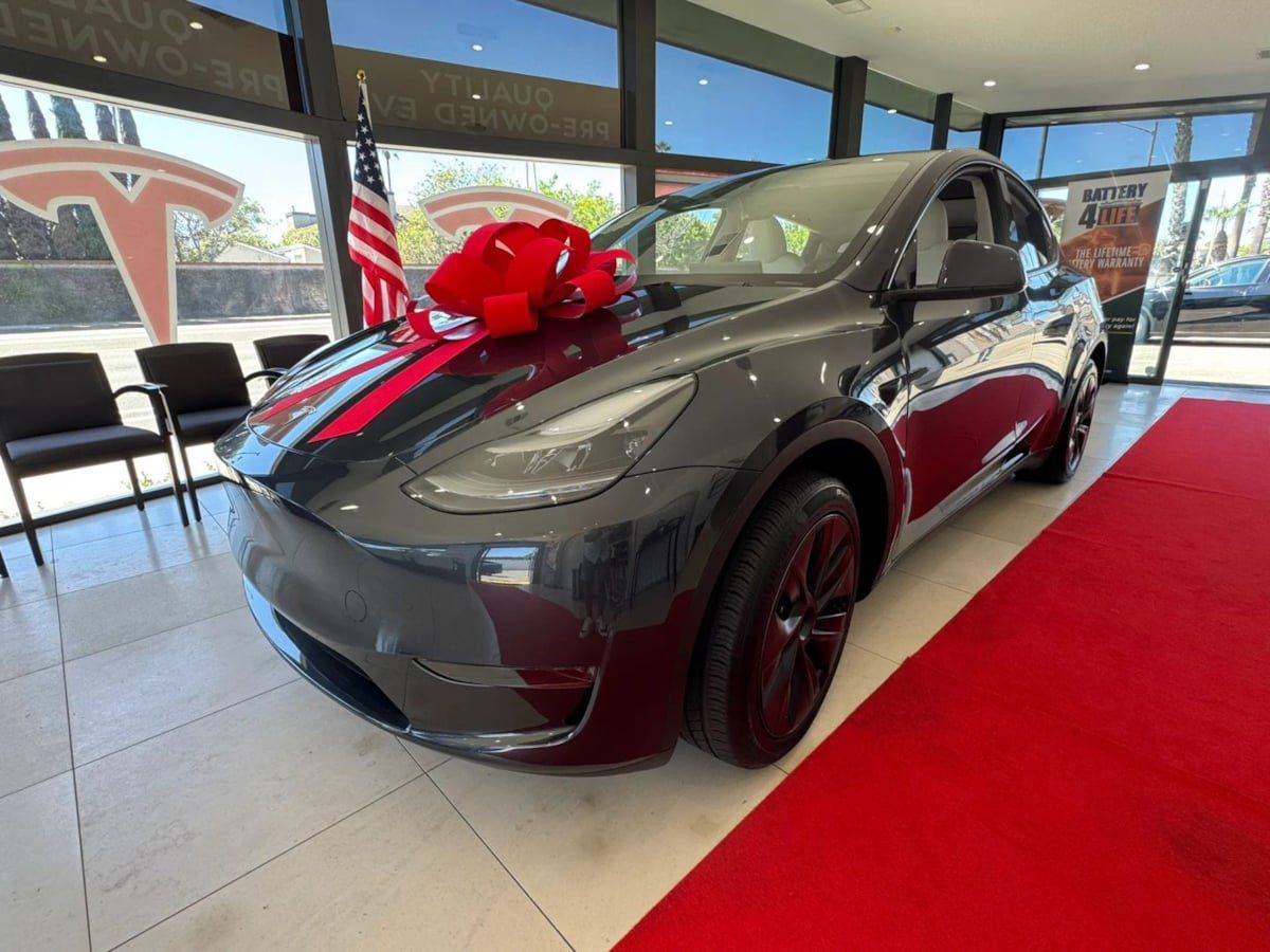 Used 2024 Tesla Model Y Long Range RWD image 10