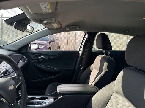 Used 2024 Chevrolet Malibu LT image 11