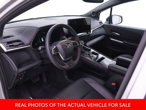 Certified 2025 Toyota Sienna XSE w/ XSE Plus Package FWD image 3