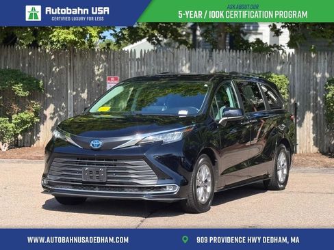 Used 2023 Toyota Sienna XLE FWD image 1