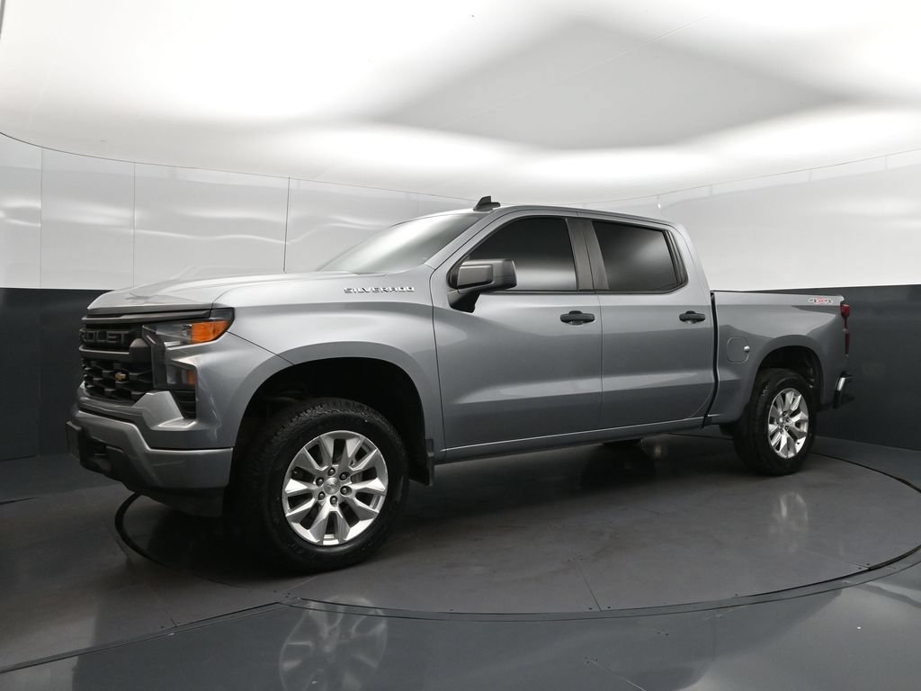 Used 2024 Chevrolet Silverado 1500 Custom AWD/4WD image 3
