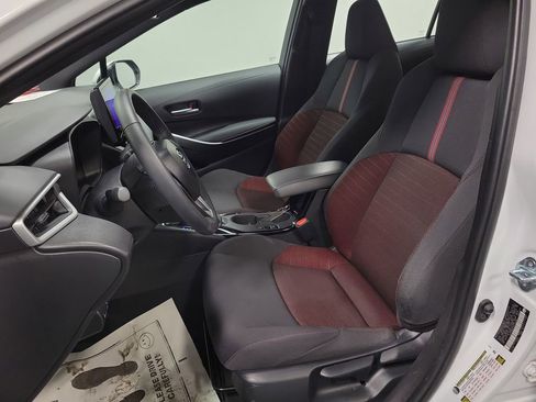 Used 2025 Toyota Corolla SE image 13