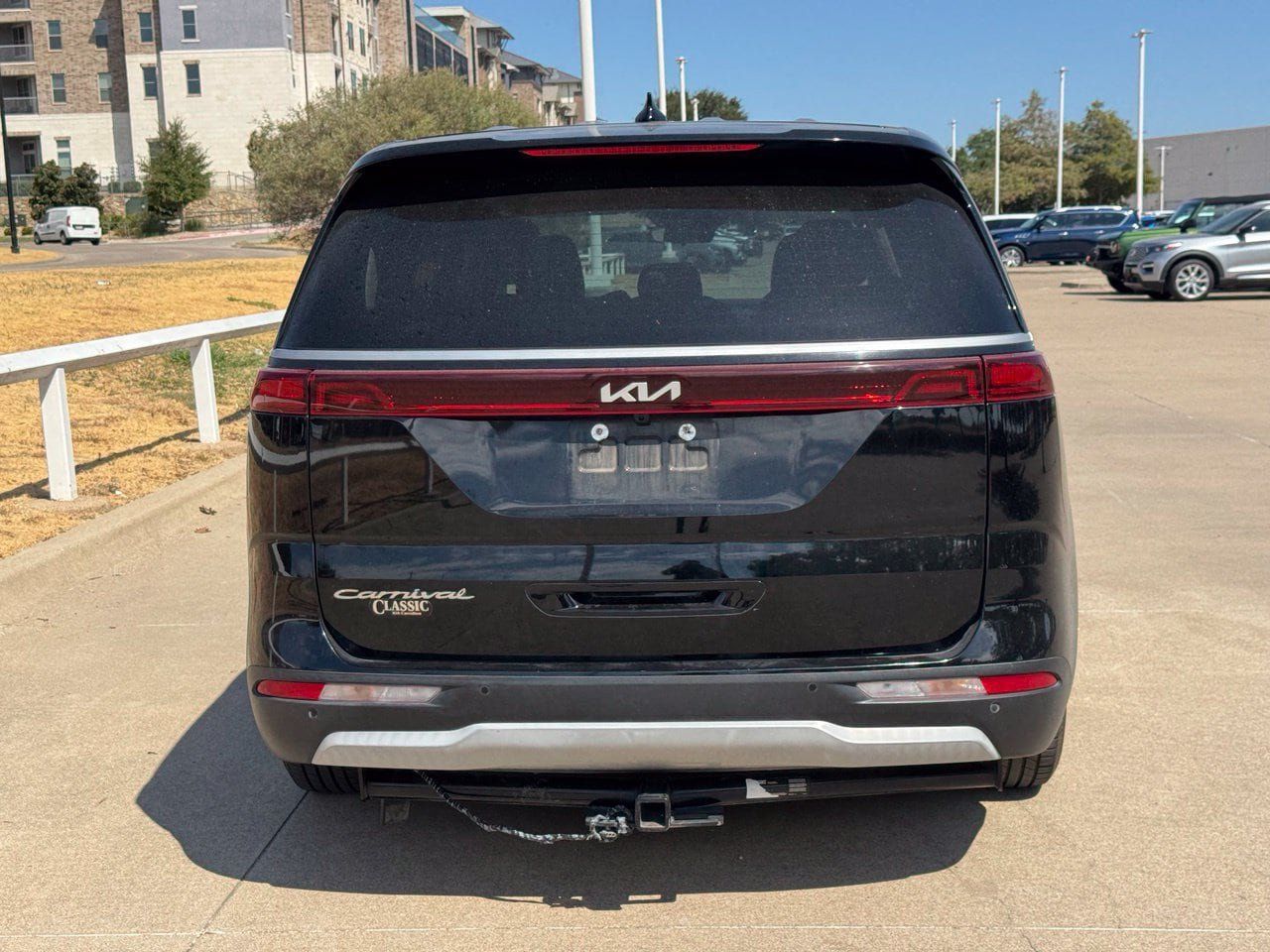 Used 2022 Kia Carnival LX FWD image 5