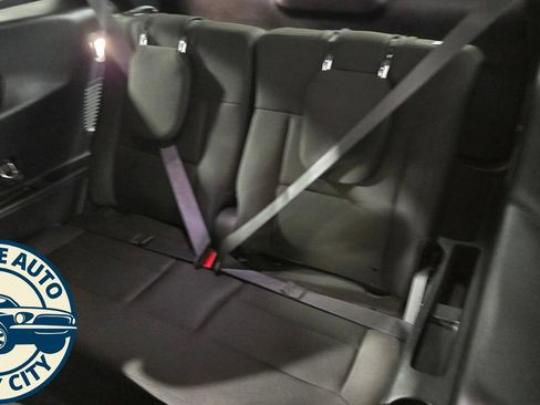 Used 2022 Ford Explorer XLT AWD/4WD image 31