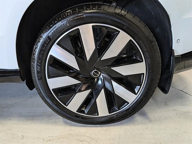 Used 2025 Volvo EX90 Ultra AWD/4WD image 14