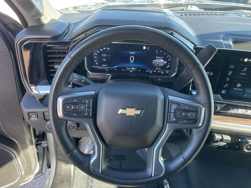 Used 2025 Chevrolet Silverado 1500 LT image 13