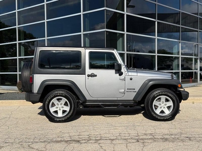 Used 2018 Jeep Wrangler Sport AWD/4WD image 2