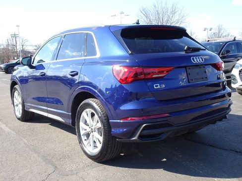 Certified 2025 Audi Q3 2.0T Premium w/ Convenience Package image 3