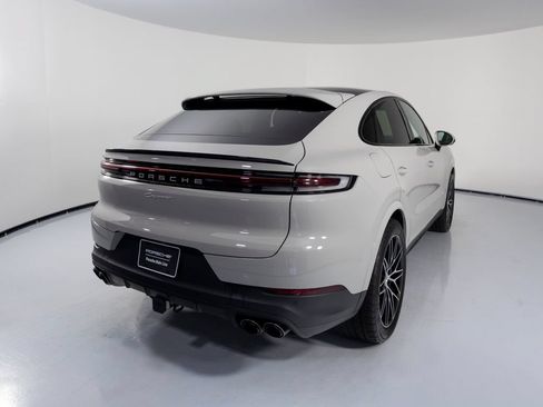 Certified 2024 Porsche Cayenne Coupe AWD/4WD image 11