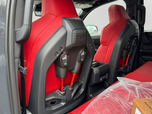 Used 2025 Toyota Tacoma TRD Pro w/ Tow Tech Package AWD/4WD image 10