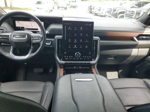 Certified 2025 GMC Yukon XL Denali AWD/4WD image 13
