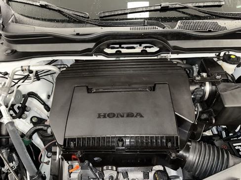 Used 2025 Honda Pilot Sport image 12